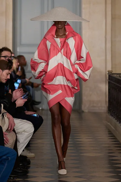 Look 14